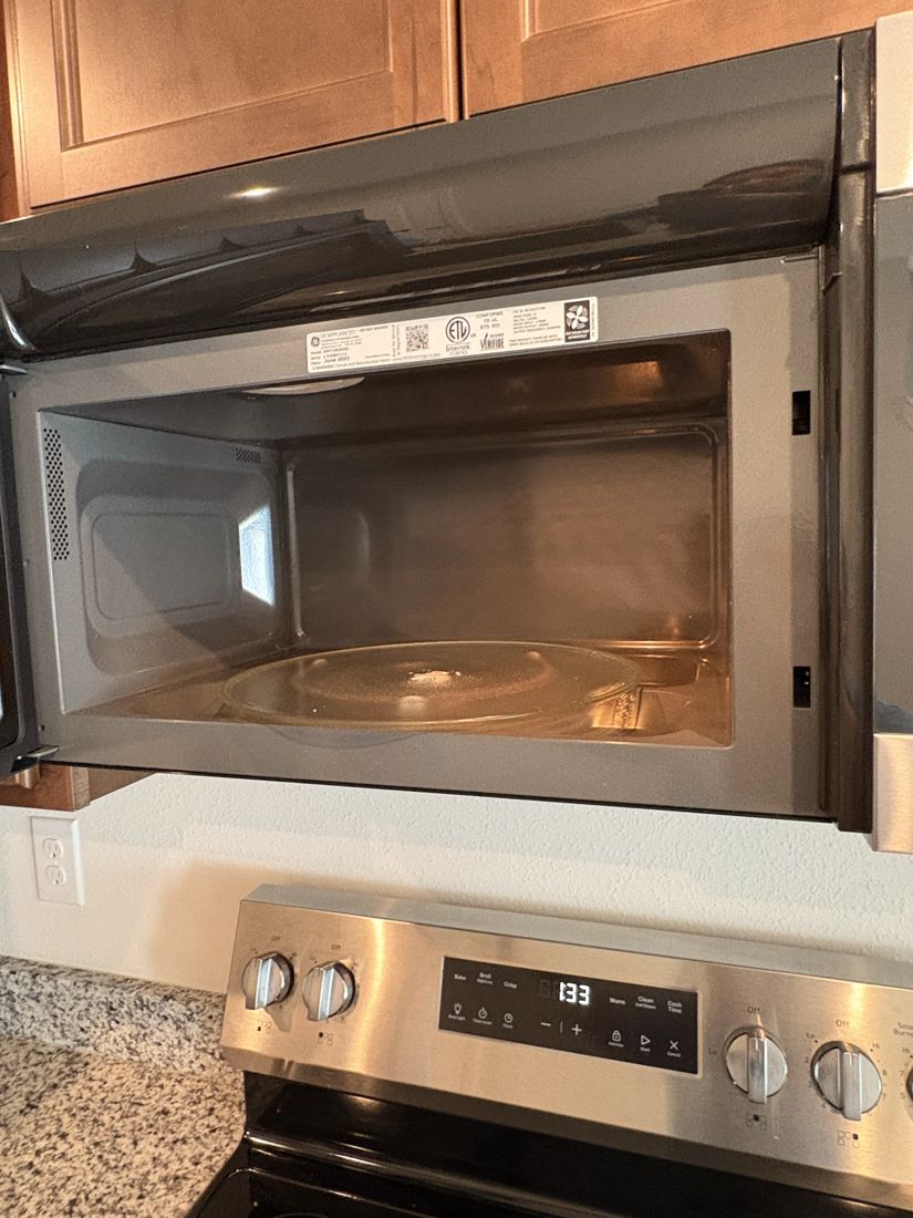 Microwave interior spotless after cleaning
